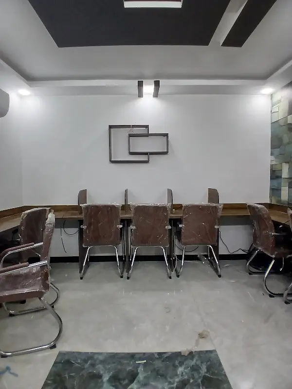 FULLY FURNISHED COMMERCIAL OFFICE FOR RENT IDEAL LOCATION

                                                            alt=