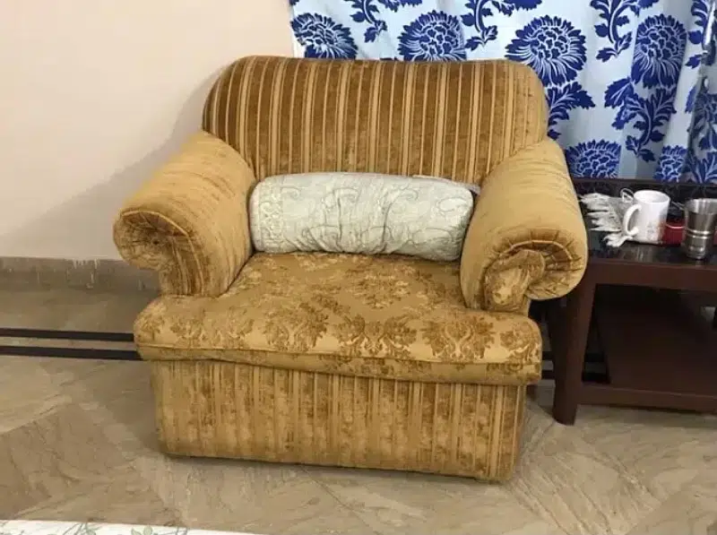 6 SEATER SOFA SET FOR 25000

                                                            alt=