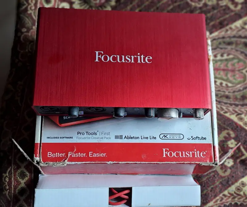 Focusrite Scarlett 2i4 2nd Gen USB Audio Interface Sound Card

                                                            alt=