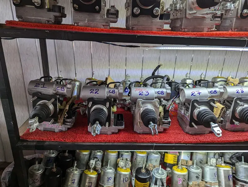 Abs unit for Camry/sienta/Voxy/Alphard/Harrier/Noah/Crown/Prius/Aqua

                                                            alt=