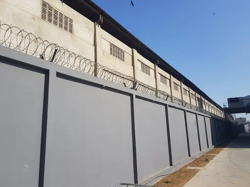 Razor wire coil / Chain link / Hesco bags / Welded mesh / Crimped mesh

                                                            alt=