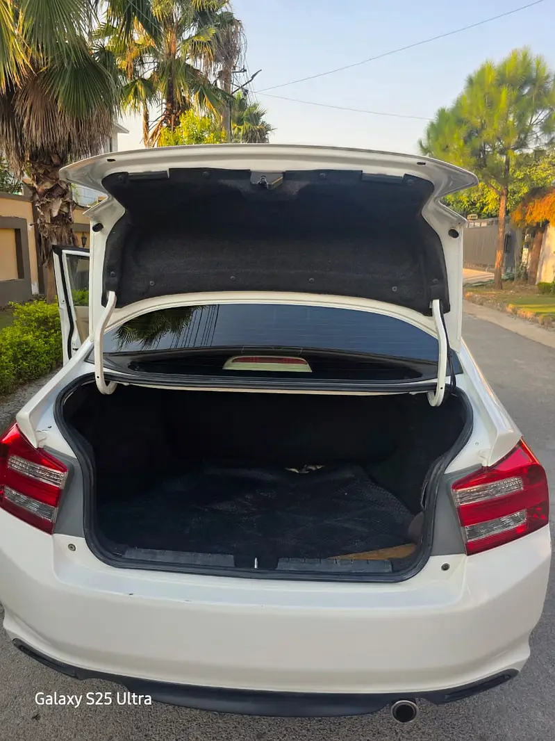 Honda City 1.3 automatic 2021

                                                            alt=