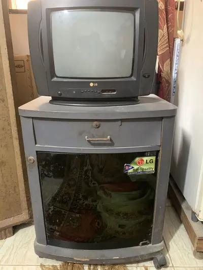 Speaker is not working and panel is change

                                                            alt=