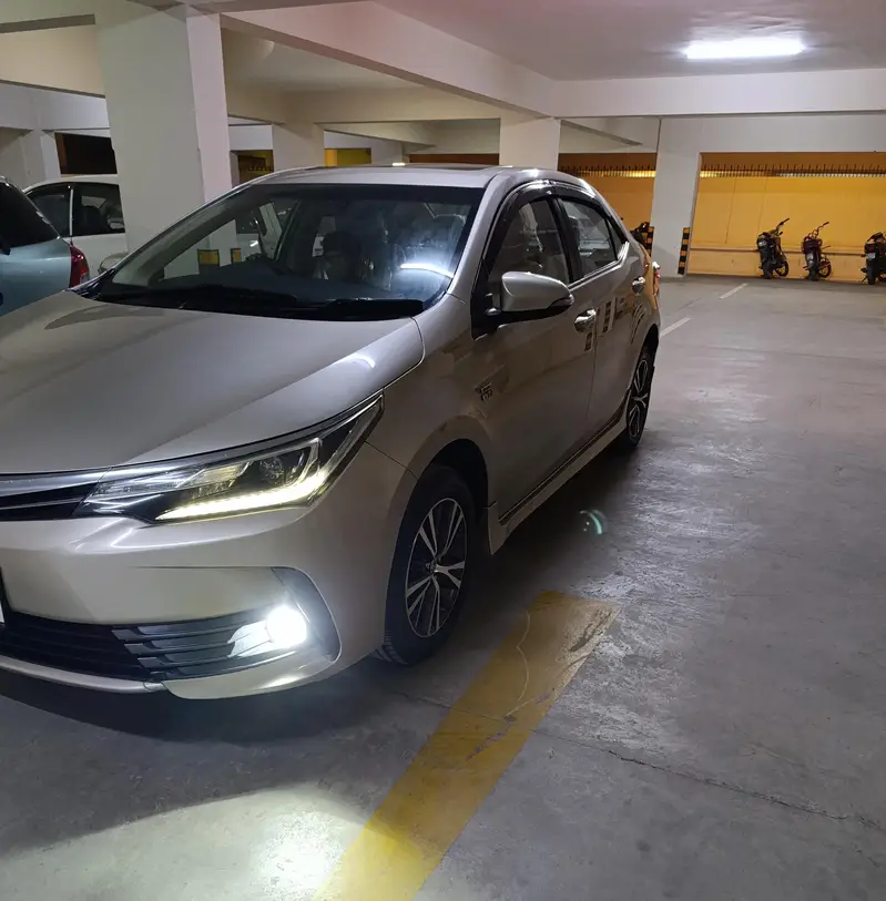 TOYOTA COROLLA ALTIS GRANDE 2018

                                                            alt=