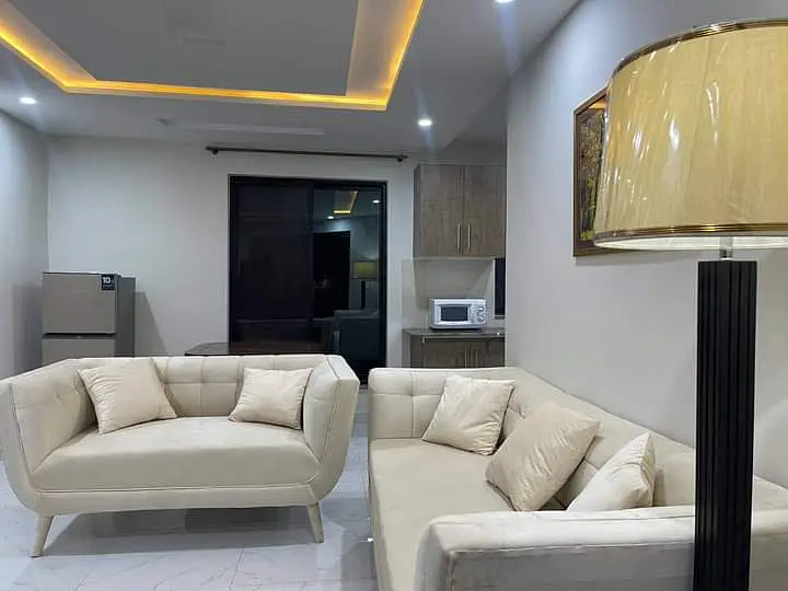 One Bed Apartment Furnished For Rent In bahria town Like New Family Building

                                                            alt=