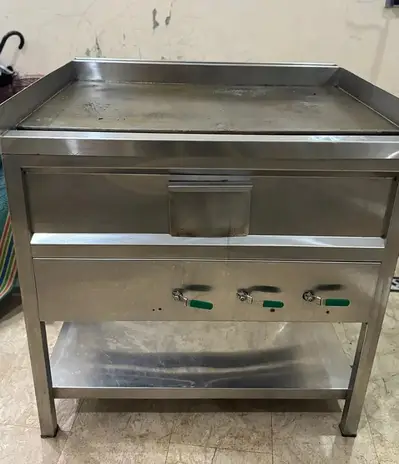 Commercial Kitchen Equipments Fast food Deep Fryer Hotplate Prep Table

                                                            alt=