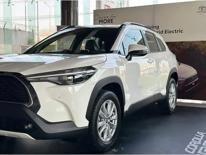Toyota Fortuner GR-S 2025

                                                            alt=