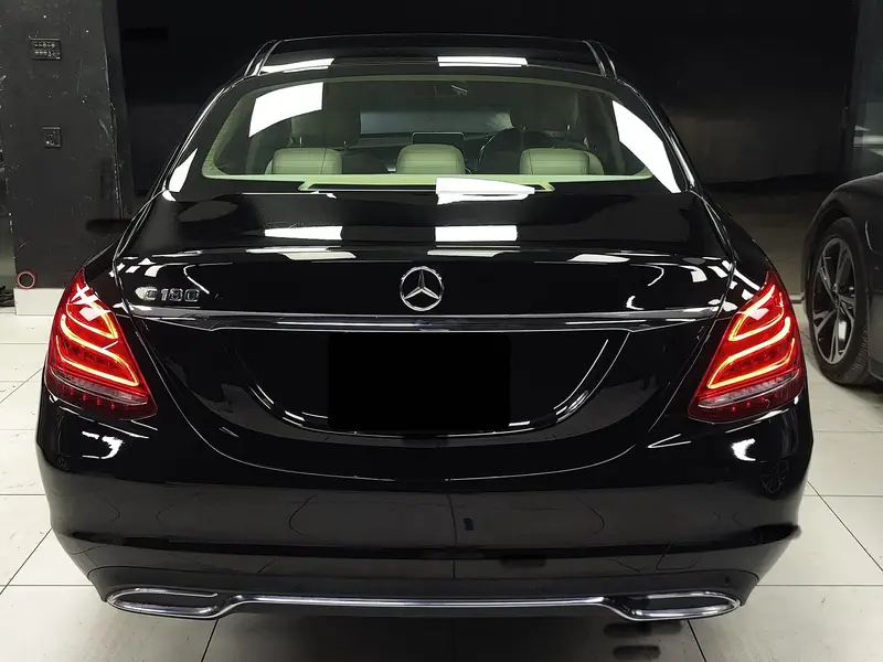 Mercedes Benz C180 Exclusive Line 2018

                                                            alt=