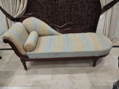 5 Seater Sofa Set for sale

                                                            alt=