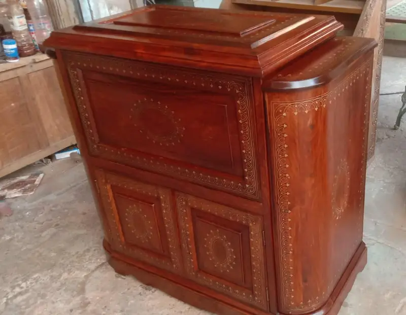 Antique Bar cabinet

                                                            alt=