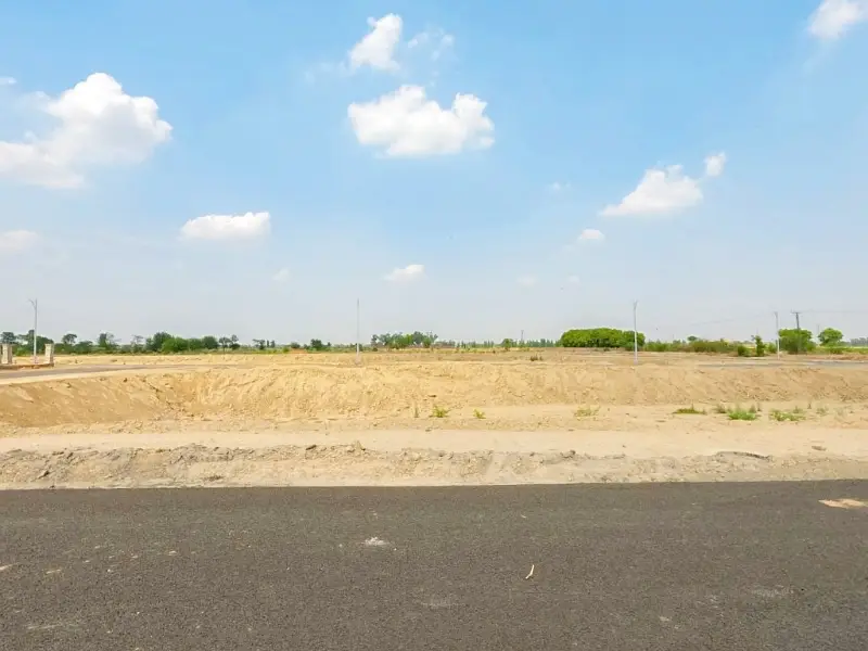 10 MARLA RESIDENTIAL PLOT FOR SALE CORNER AT 150 FEET WIDE ROAD

                                                            alt=