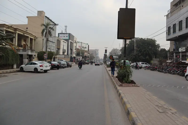 1 Kanal Semi Commercial House For Rent At Near Canal Road Faisalabad (For Salon, Clinic, School , Office )

                                                            alt=