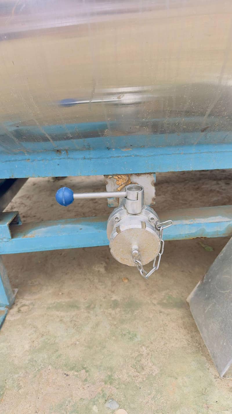 Milk Tank 1000 Litter

                                                            alt=