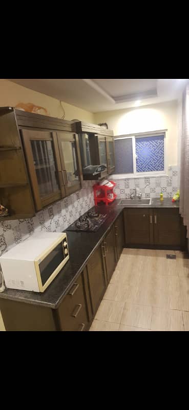 Par Day and short Time One and Two BeD Room appaertment Available for rent Bahria Town Phase 4 and 6 Empire Heights 2 family apartment any time available

                                                            alt=