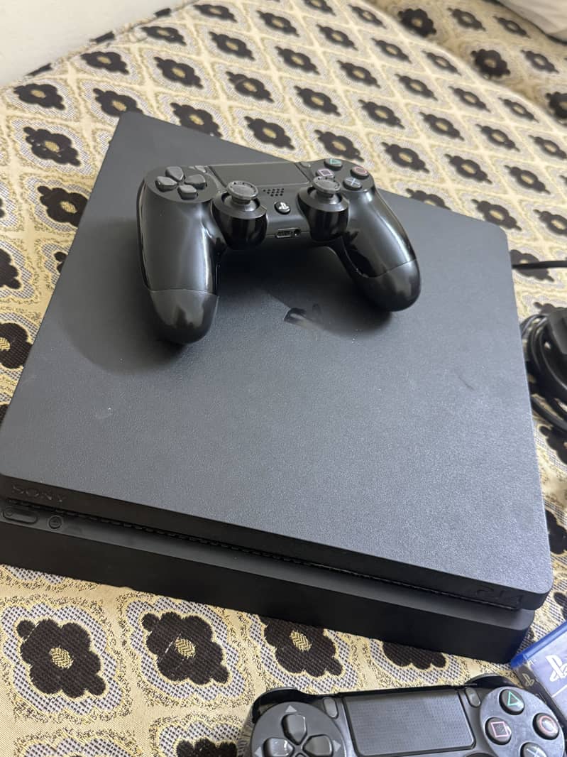 Play Satation 4 Slim Addition

                                                            alt=