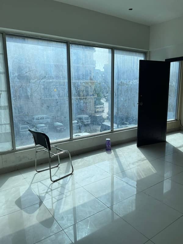 SPACIOUS OFFICE | 1050 SQ FEET | FOR RENT IN DHA PHASE VI

                                                            alt=