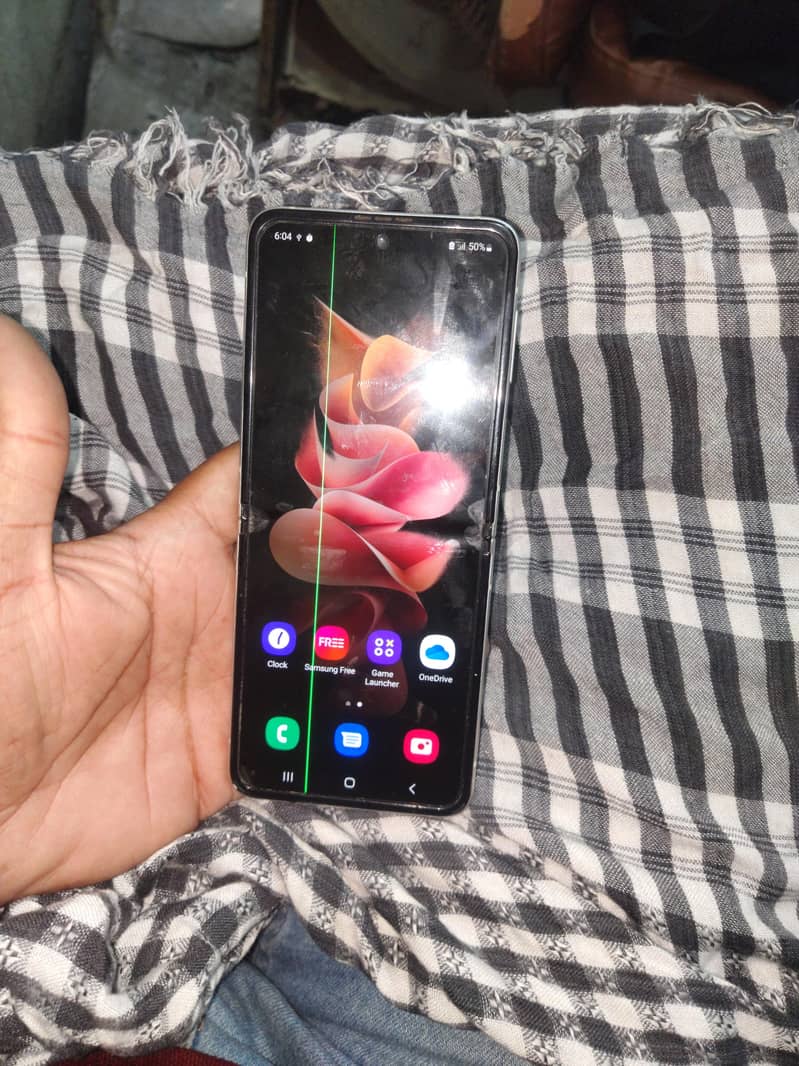 Samsung Galaxy z flip 3 only set

                                                            alt=