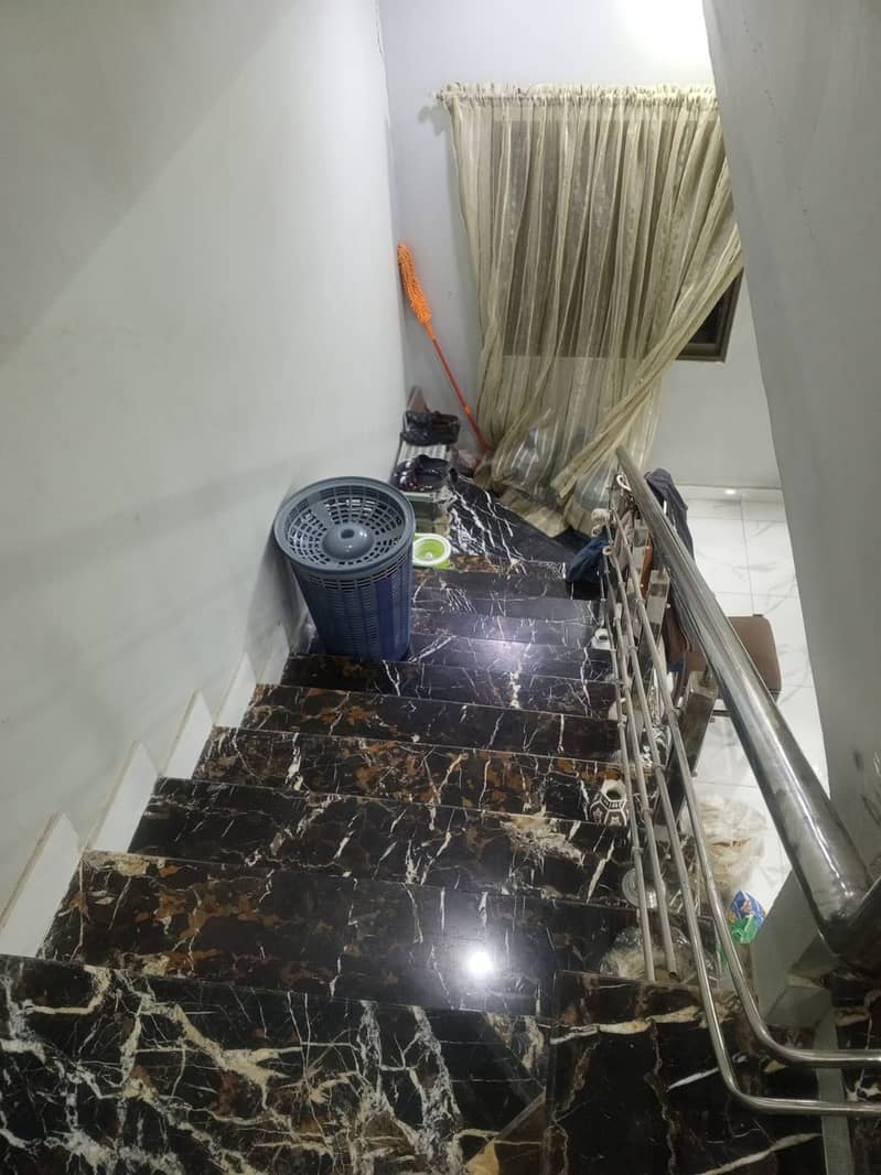 200 Sq Yard banglow For Sale

                                                            alt=