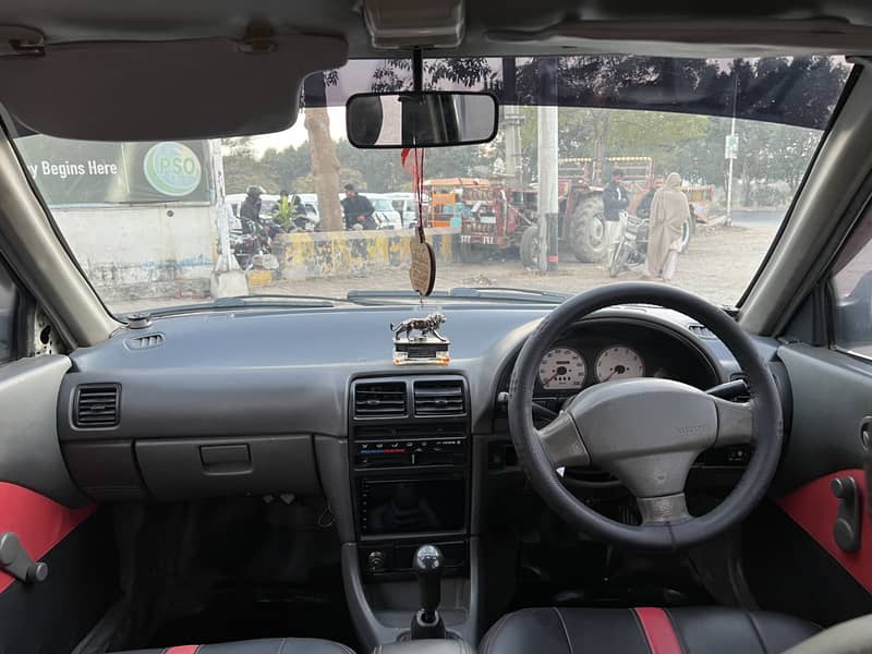 Suzuki Cultus 2006 model family used car.

                                                            alt=