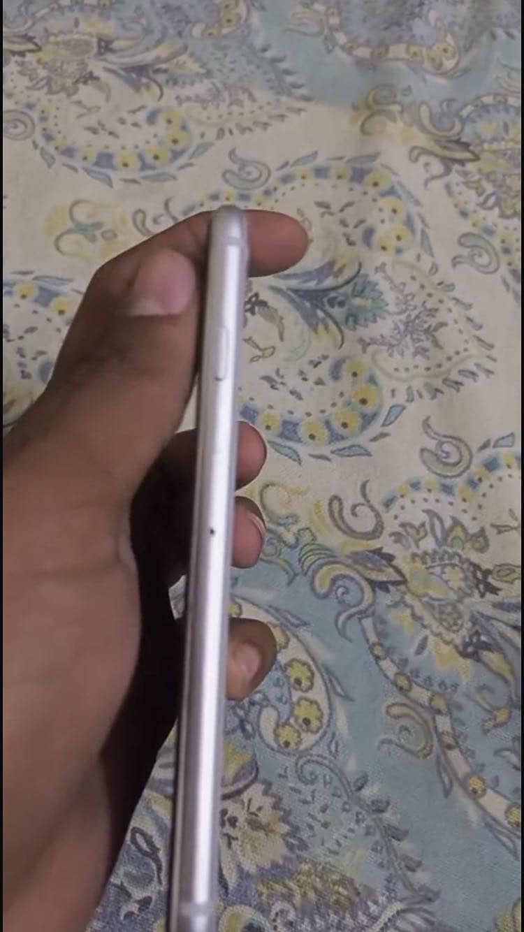 I am sealing iPhone 8

                                                            alt=