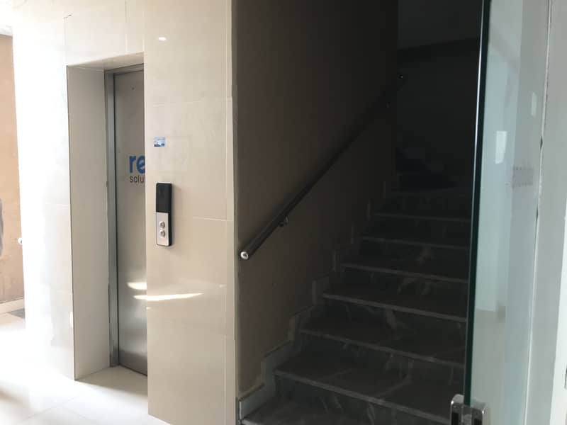 Commercial Hall For E-Commerce And Banks

                                                            alt=