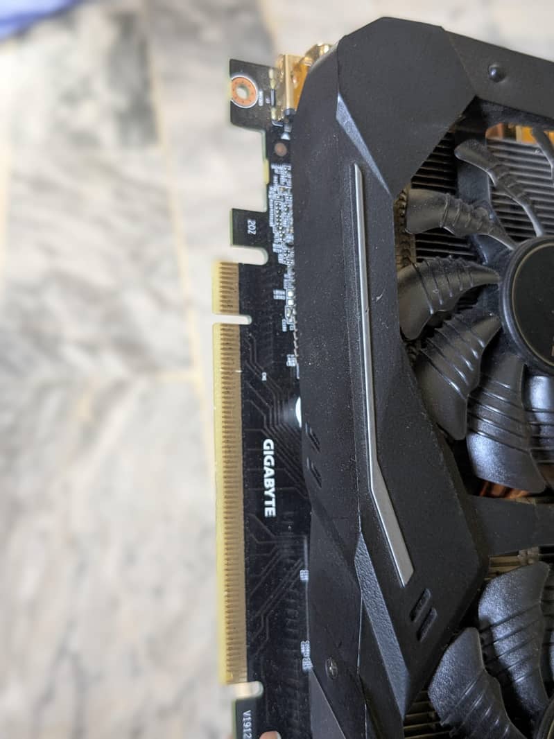 GeForce gtx 1660 super

                                                            alt=