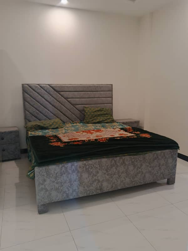 Short time 1bed ROM full furnished apartments safe and scour 100%coupe allow

                                                            alt=