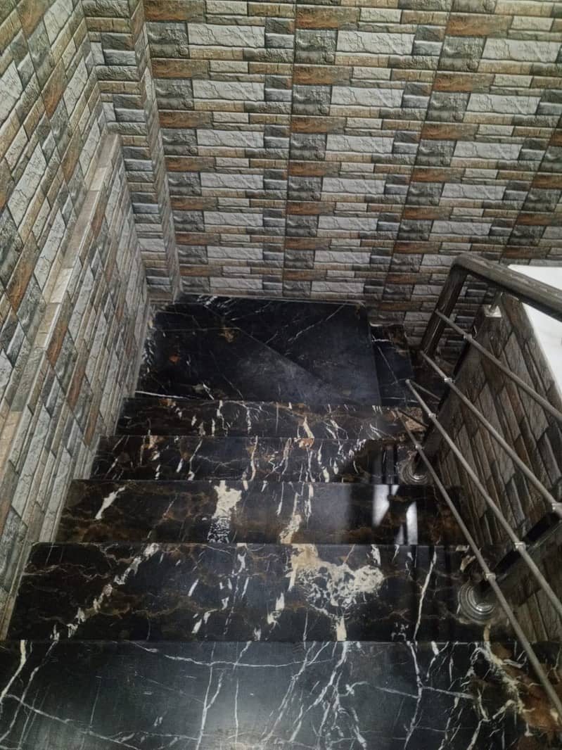 Lavish Triple Storey House 120 Sq Yards

                                                            alt=