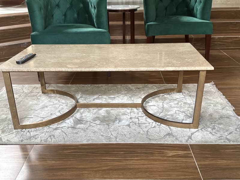 Marble table

                                                            alt=