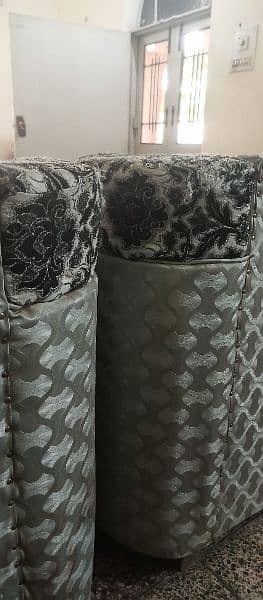 5 سیٹر کنگ سائز صوفہ سیٹ

                                                            alt=