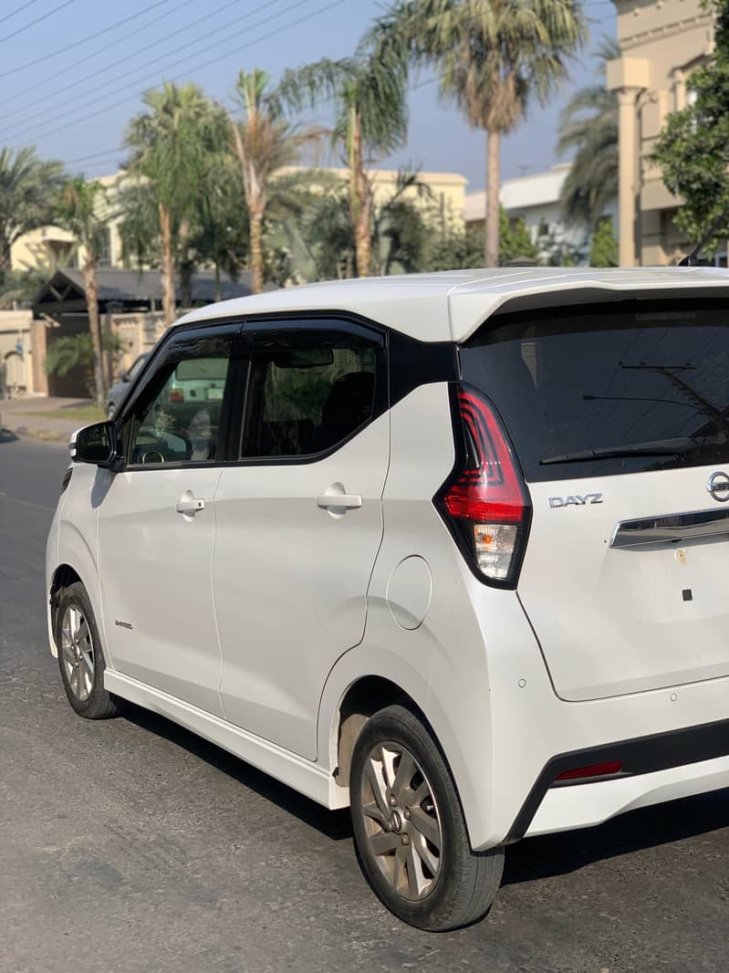 Nissan dayz S Hybrid highwaystar pro pilot

                                                            alt=