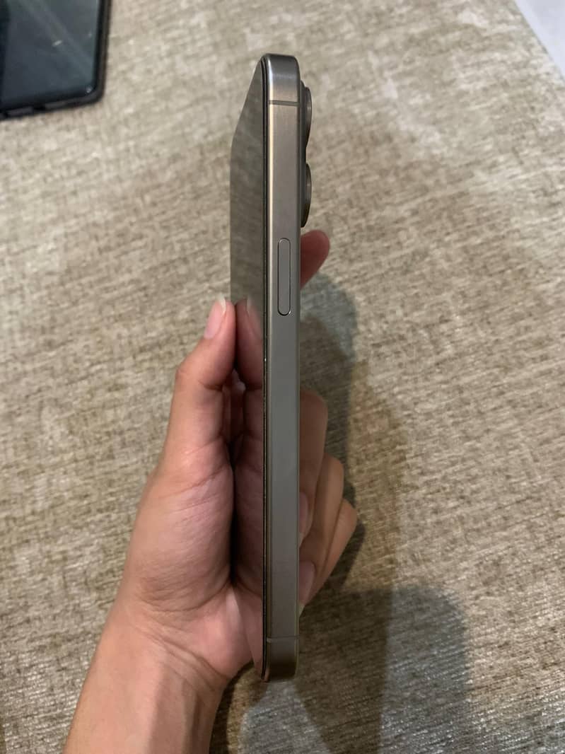 Iphone 15 pro max 256gb non pta

                                                            alt=