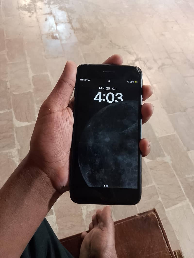 iphone 8 plus black clour

                                                            alt=