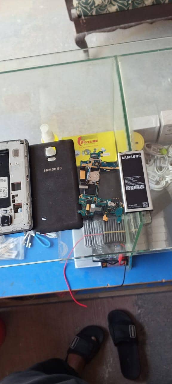 note 4 original parts panal , new  original cameras new battery

                                                            alt=