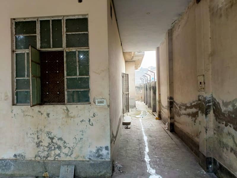 23 Marla House for sale in Sambrial

                                                            alt=