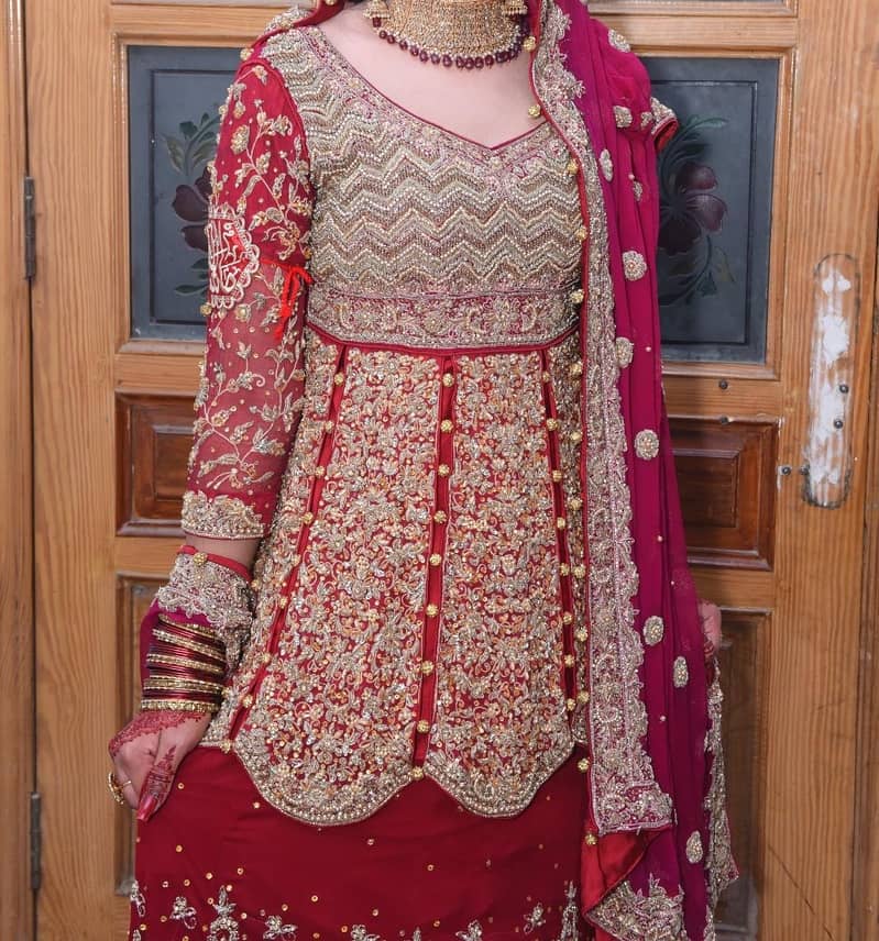 Stunning Bridal Lehenga – Designer Wedding/Barat Dress, Worn Once

                                                            alt=