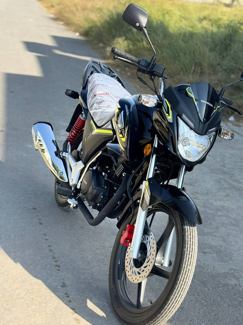 Honda CB 150 2025 New condition

                                                            alt=