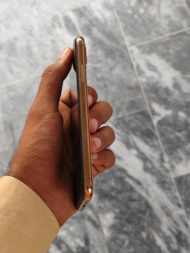 IPhone XS total original

                                                            alt=