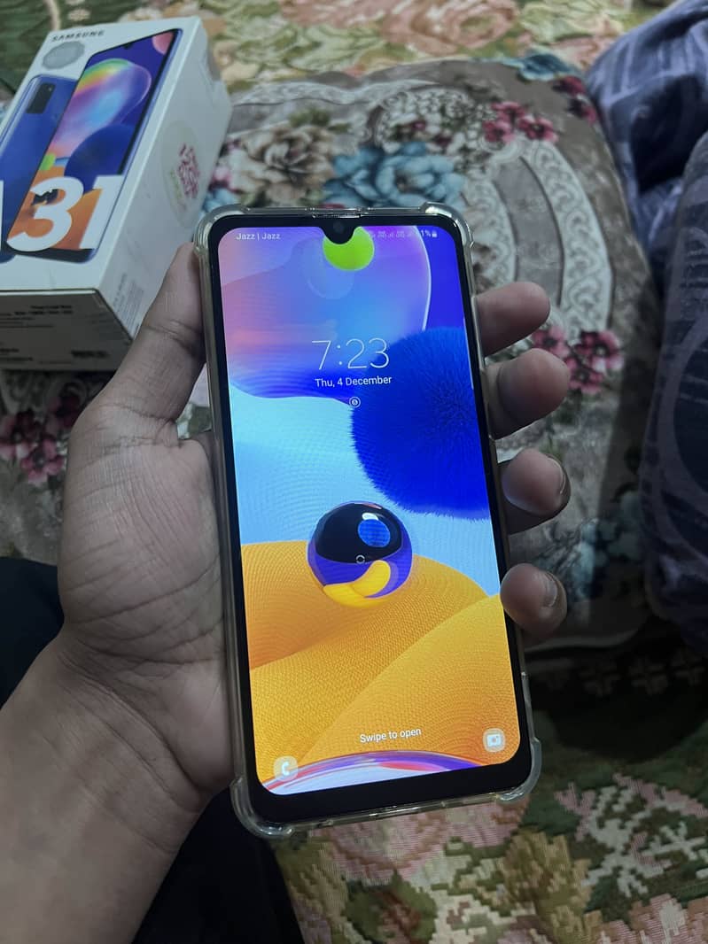 Samsung A31 with box 4/128 GB Dual Sim PTA Approved condition new

                                                            alt=