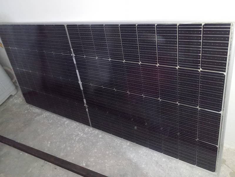 Solar Panel (280 Watt)

                                                            alt=