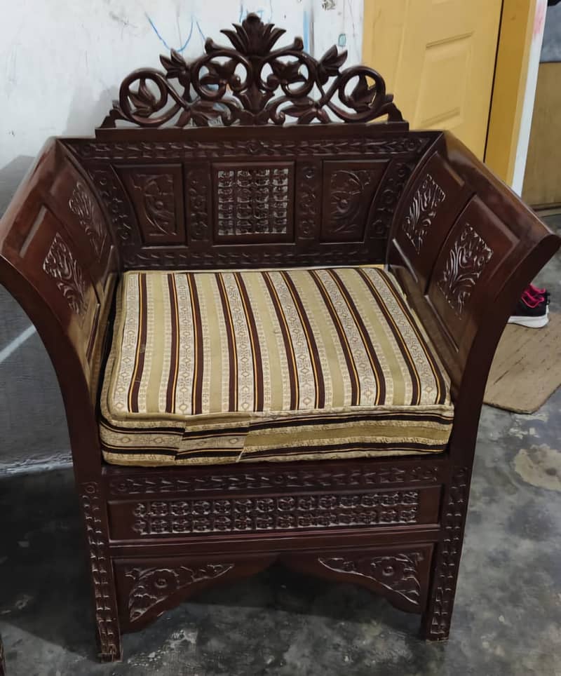 corner sofa/sofa set/seater sofa For sale/5 seater sofa/woode

                                                            alt=