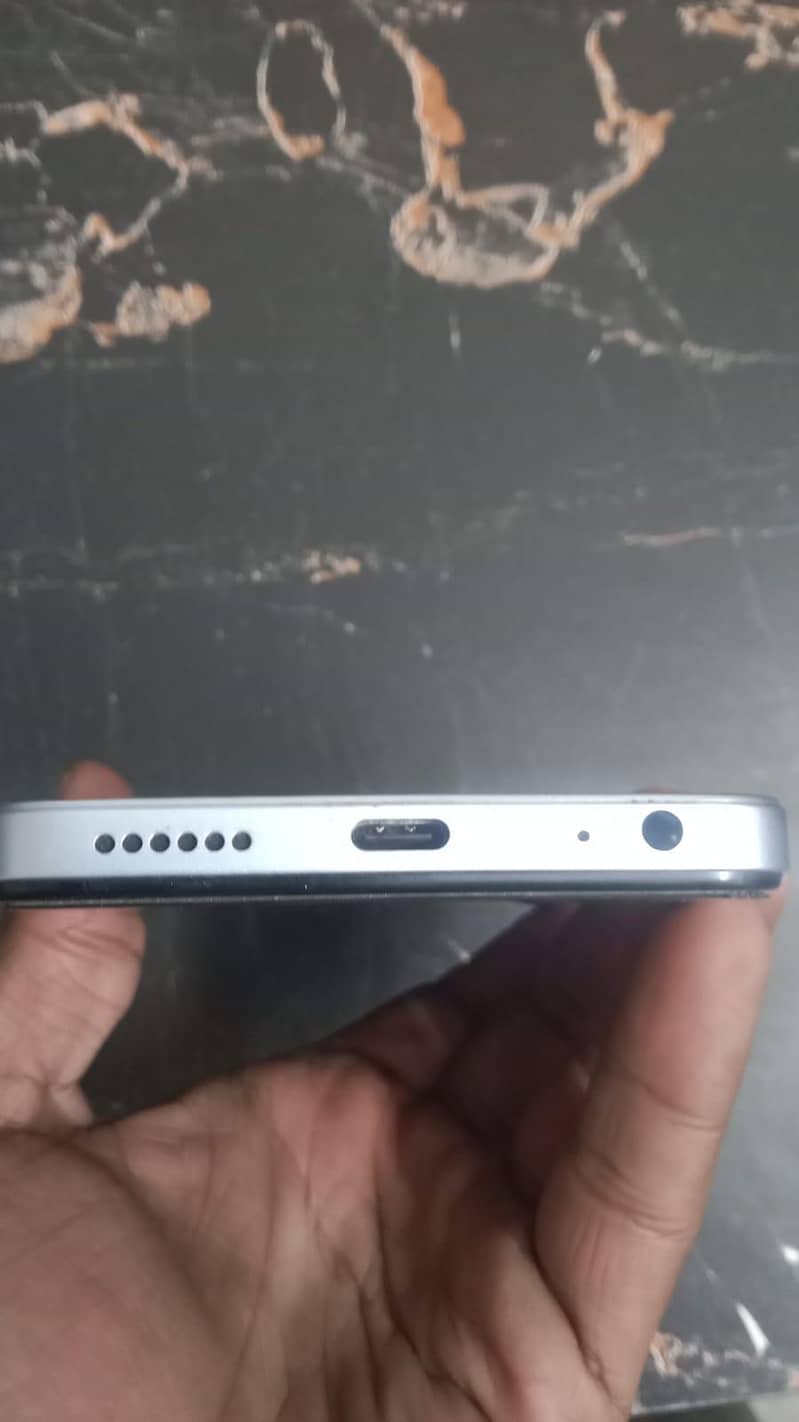 box and chargeer

                                                            alt=