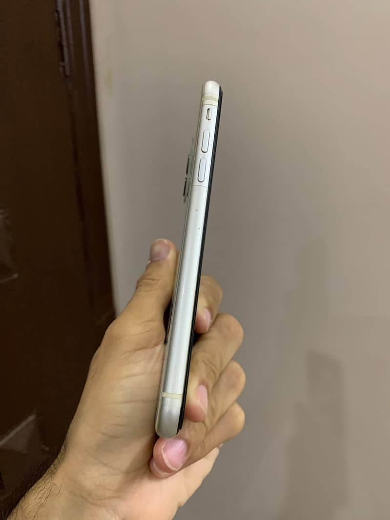 iPhone 11 256GB phone box WhatsApp number 03417057463

                                                            alt=
