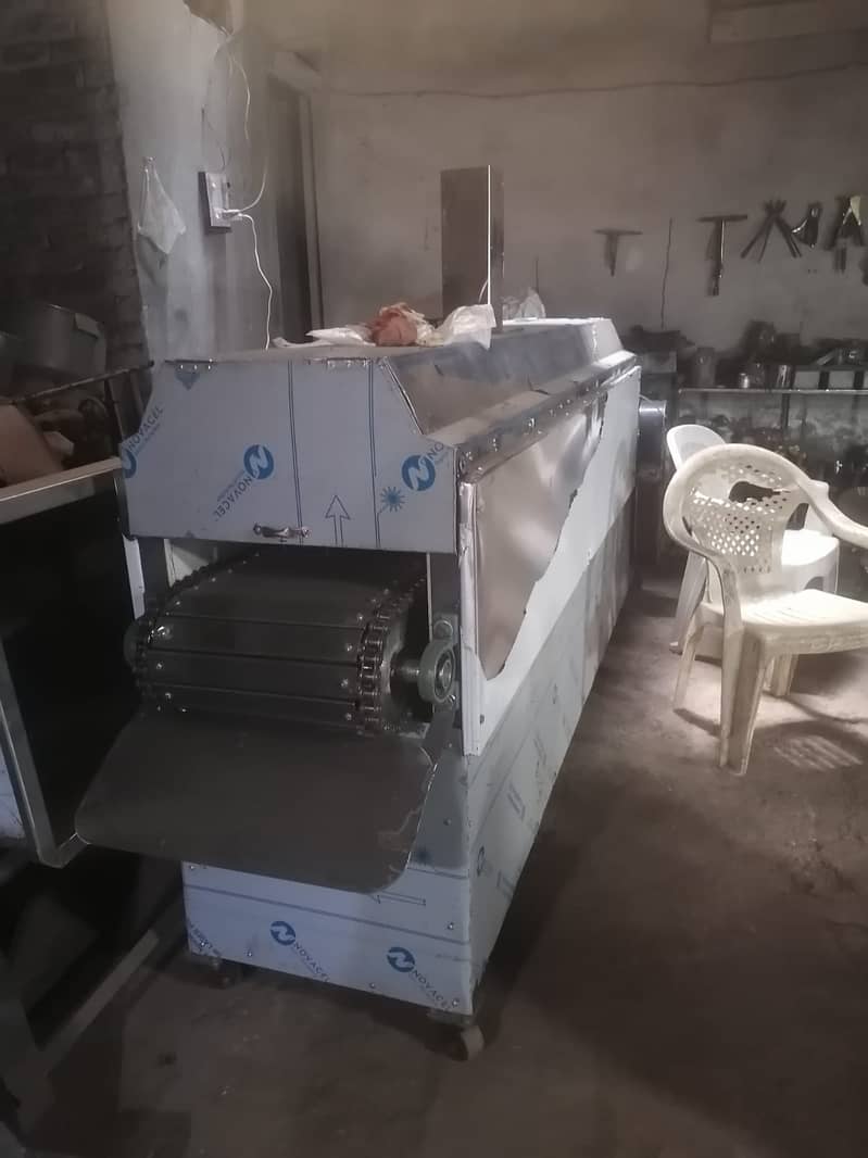 Roti Plant / Flour Divider / Atta Mixer Machine / Naan plant

                                                            alt=