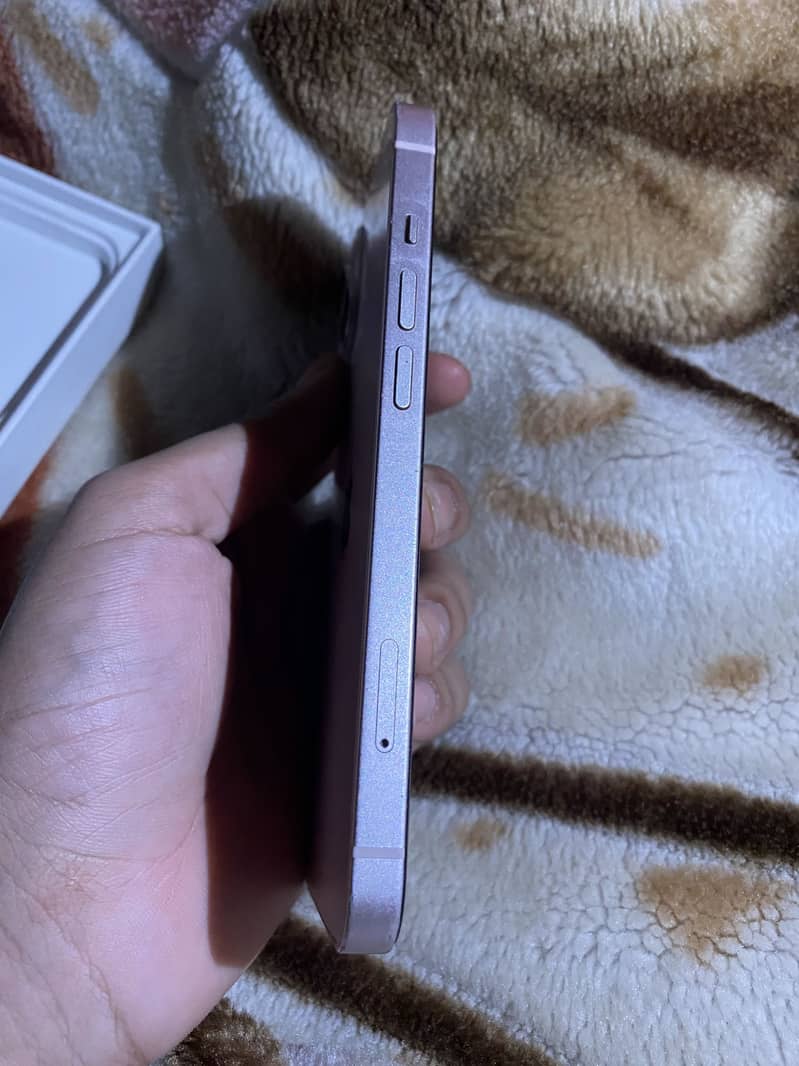 Iphone 13 non pta 128 with box

                                                            alt=