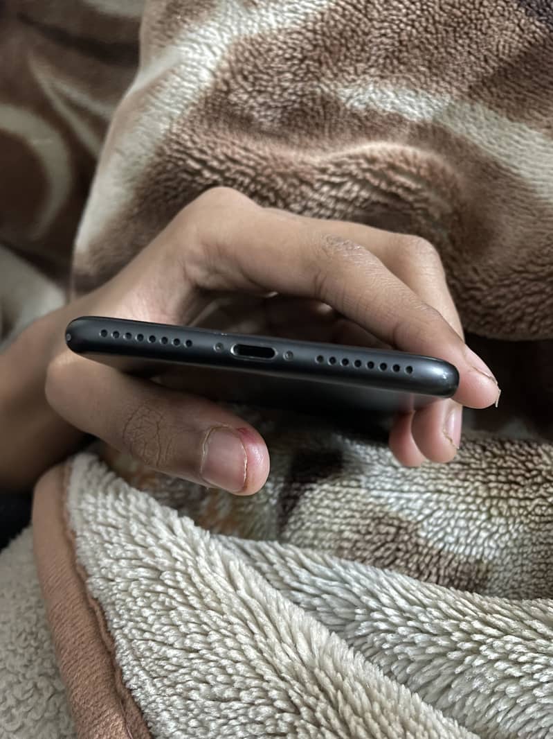 Iphone 7 plus non pta but (sim chal rhi hn 4/5 months g agy b chly g

                                                            alt=