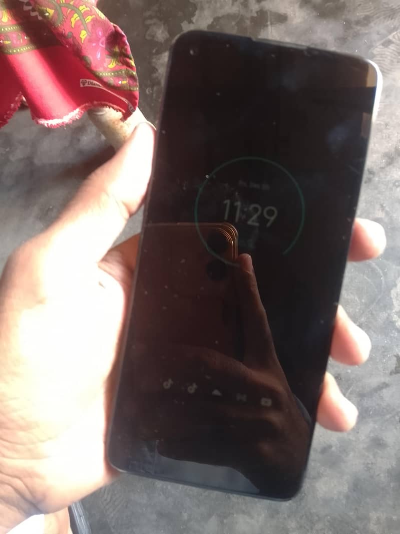 Moto A9 Plus 4/128 Malka Hans 18000

                                                            alt=