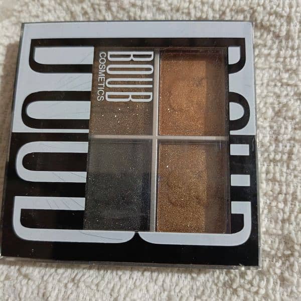 all products 3000 . eye shade. pres glettr . . . etc

                                                            alt=