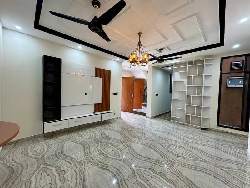 8 MARLA BRAND NEW HOUSE FOR SALE IN A BLOCK FAISAL TOWN BLOCK-1

                                                            alt=