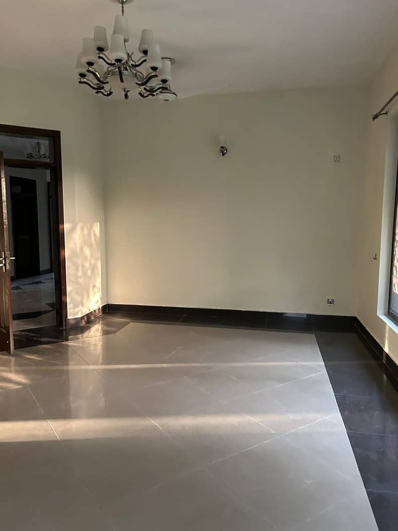 Independent 3-Bedroom Ground Floor For Rent in G-10

                                                            alt=